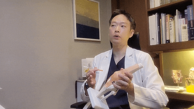  목 뻐근함 한의원, 뒷목이 뻐근할 때 한의원은 이렇게 치료합니다.