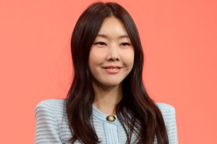 모델 <b>한혜진 유튜브 해킹</b>! 코인 방송 송출 후 채널 삭제, <b>피해</b>... 