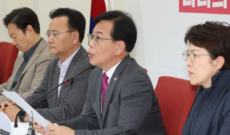 포기 외압 있었나?"…국민의힘, 정성호·<b>노만석</b> 동시 <b>사퇴 압박</b>