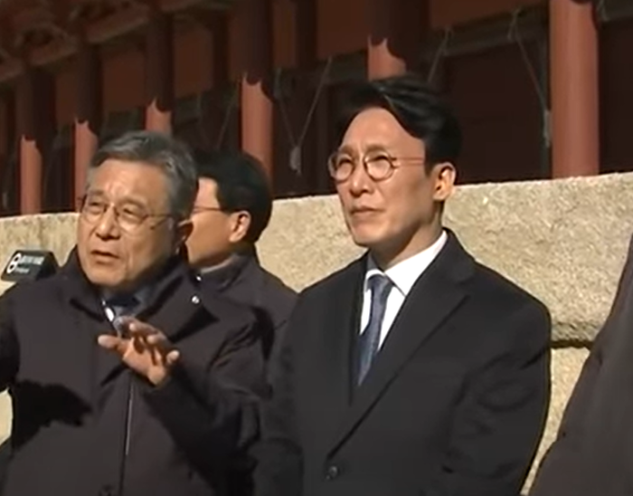 <b>김민석</b> “<b>종묘</b>가 수난…서울시 <b>초고층 개발</b>은 세계유산 훼손... 
