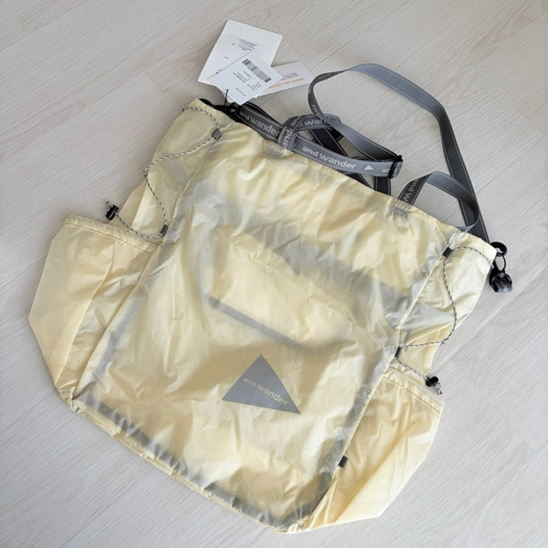 [후기] 앤드 원더 실 토트백 오프 화이트 And Wander Sil Tote Bag Off White 내 돈 내산 여주 아웃렛 구....