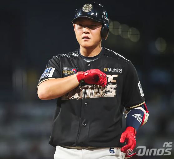 SSG <b>김찬형</b> 전격 <b>은퇴</b> 28세 유망주 못다 핀 꿈 "선수 생활을... 