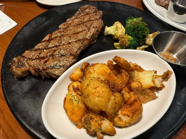  고척아이파크몰맛집 아웃백 주차 및 디너메뉴 / 연말모임장소추천 와인콜키지프리