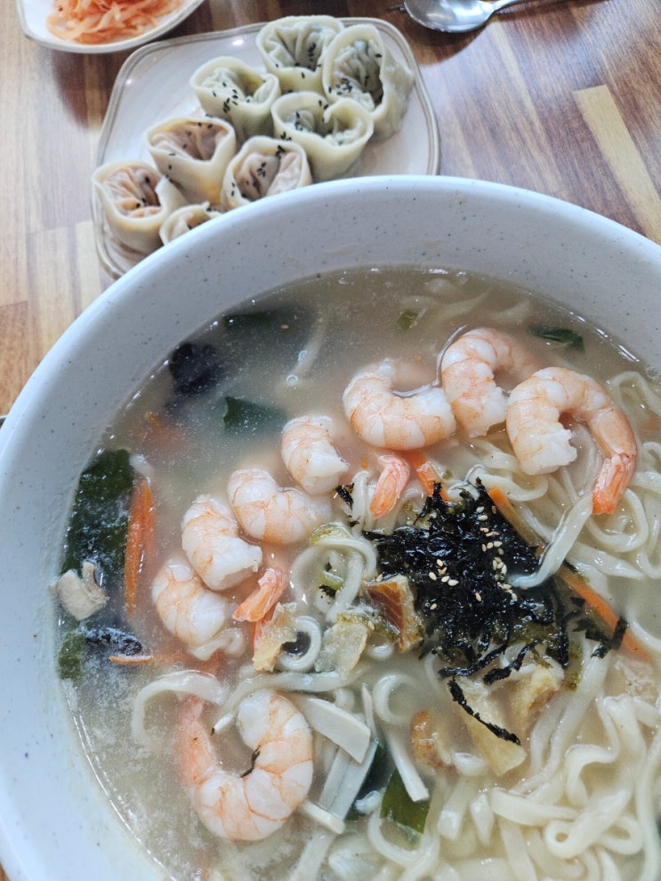  왕새우가 가득 청라맛집  팔송정칼국수 추천드려요~