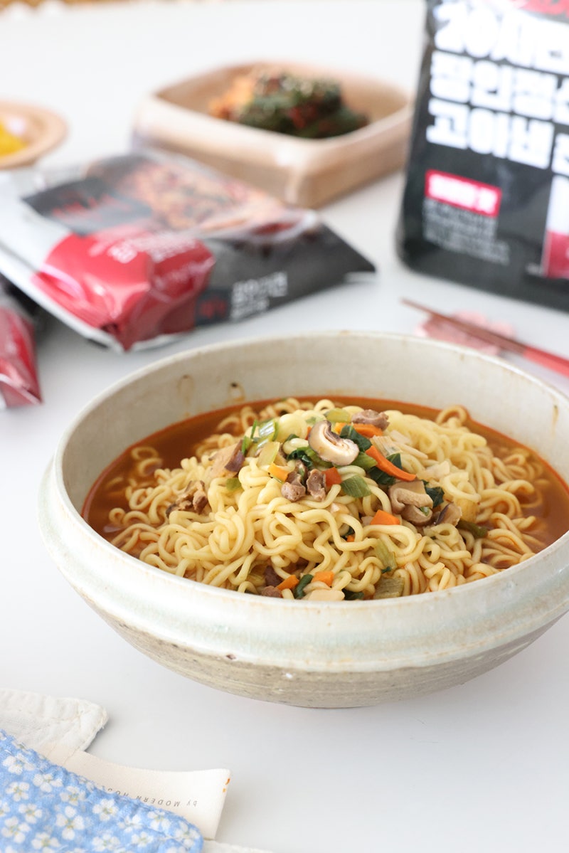 라면 맛있게 끓이는법 맛있는 사골라면 더미식 장인라면 얼큰한맛 추천
