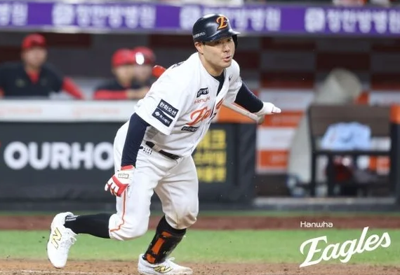 파격 결정 <b>한화 이재원 플레잉코치</b> 전격 선임 젊은 포수 성장... 