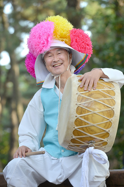  수영지신밟기 창작공연 〈지모무(持矛舞)〉, 고조선 제의의 숨결이 부산 땅 위에 되살아나다 – 늦봄(晩春) 박상열 작가