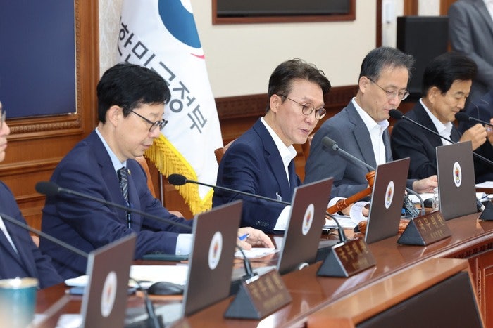 <b>김민석</b> “<b>내란</b> 관여 공직자 <b>조사 TF</b> 설치, 헌법수호·공직신뢰... 