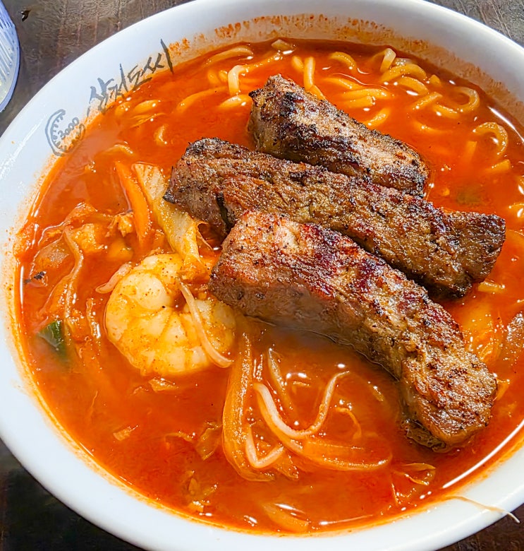  마산 양덕동 로컬 맛집 삼천도씨 10년째 줄 서서 먹는 목살 짬뽕