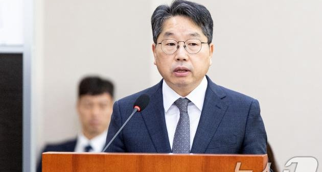<b>노만석</b> 검찰총장 대행 거취에 대한 침묵과 논란