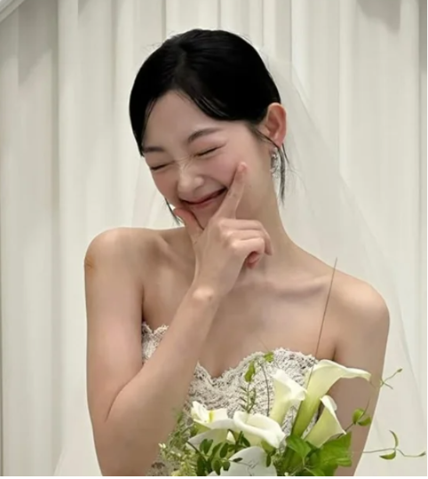 이유미, 장승조와 웨딩드레스 입고 신혼 케미..."카메라 밖에선 웃었다"