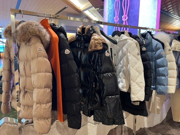  일본 오사카 간사이공항 면세점 몽클레어 매장 위치 패딩 가격