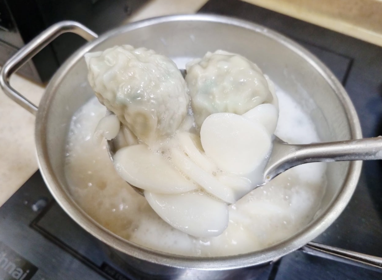 사골곰탕 떡만두국 레시피 맛있게 끓이는법