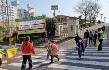   초등학교 앞 분식집 사장, 알고 보니 ‘아동 성범죄자’였다