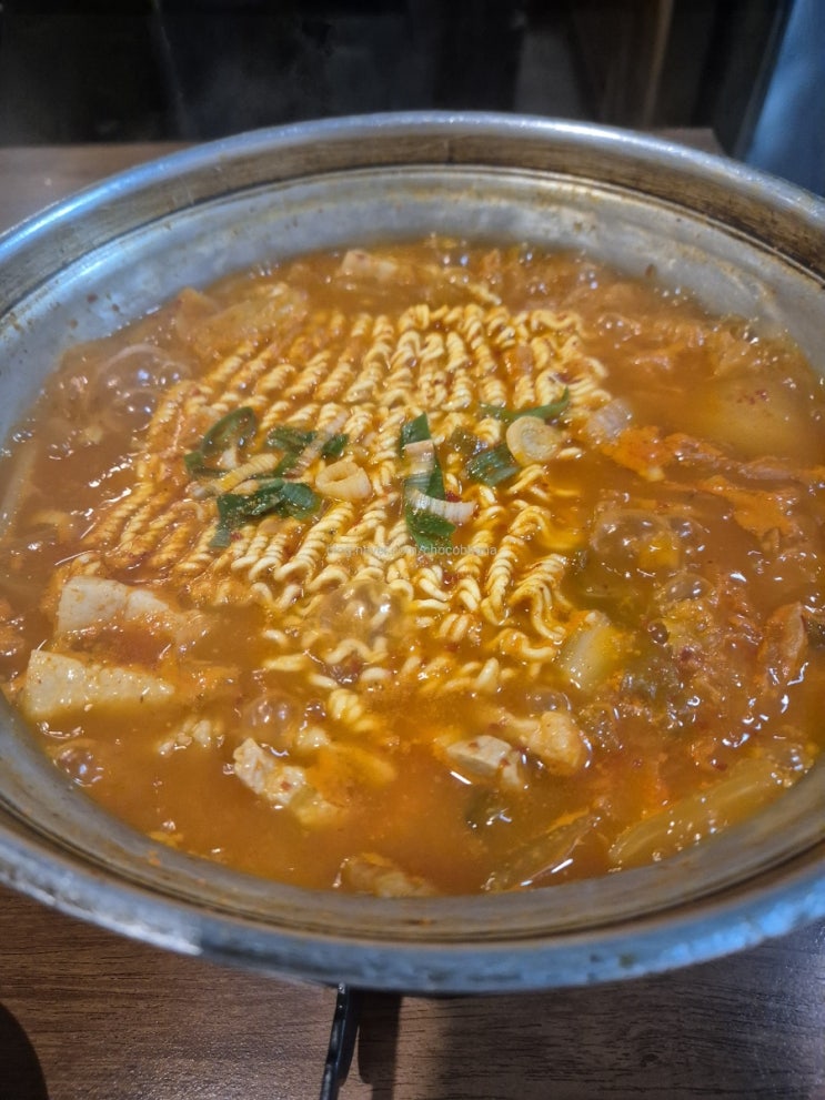  더드림 본점 강남역 김치찌개 계란말이 한식 점심식사