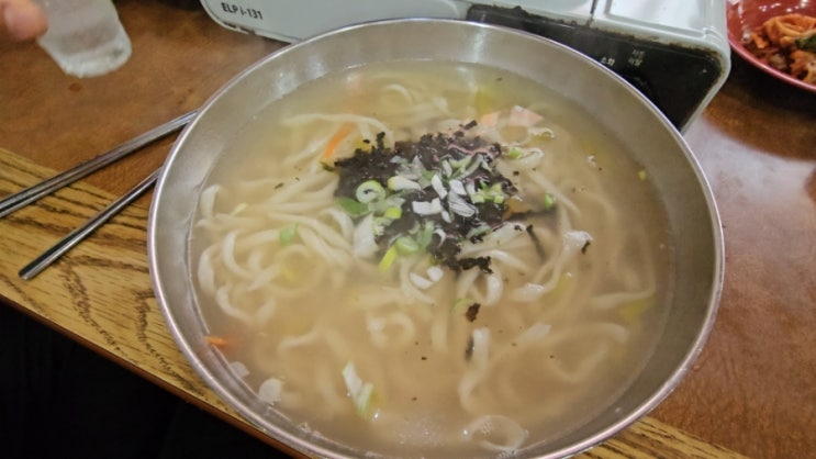 구미 선산 ‘자갈마당’  시그니처 칼국수 줄서서 먹는집