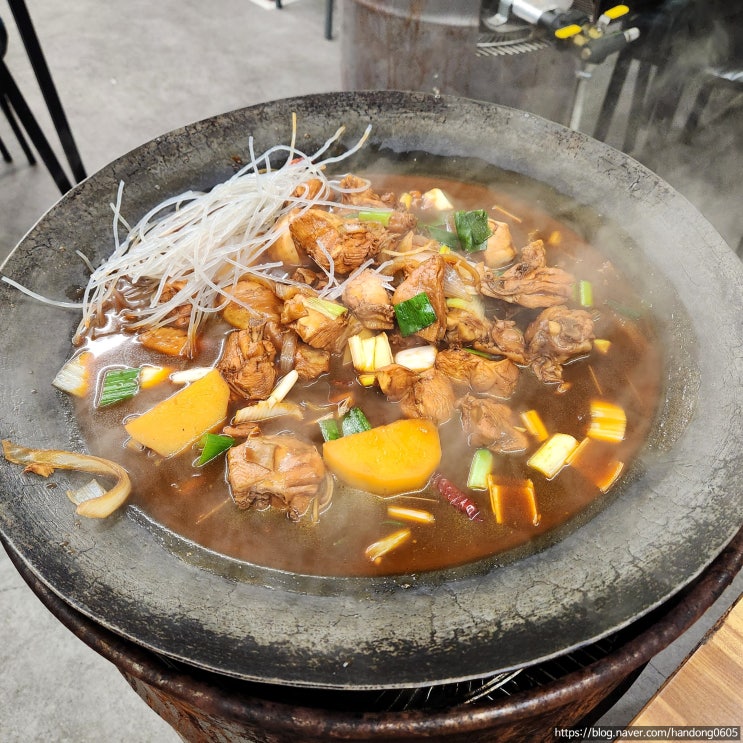  [도봉구/방학동] 윤팔도닭곰탕전문점 - 솥뚜껑에 끓여먹는 푸짐하고 가성비 좋은 양념찜닭!