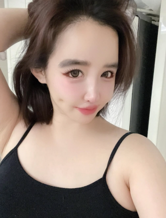   박봄, 짙은 화장도 내려놓은 근황…불안설 반박 후 왜 ‘오늘’을 기념했을까?