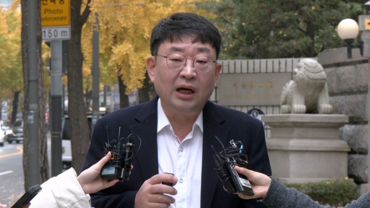 경찰, ‘<b>서부지법 폭동</b>’ <b>배후</b> 의혹 유튜버 신혜식 피의자 조사... 