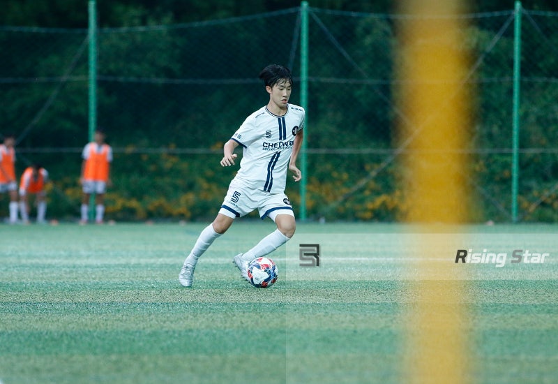 '공수 밸런스 최상' 천안축구센터, 무실점 질주하며 4강 안착 [라이징스타 축구유망주]