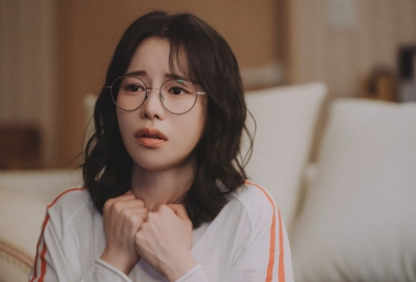   이정재·임지연 로맨스, 왜 이렇게 몰입이 어려울까?