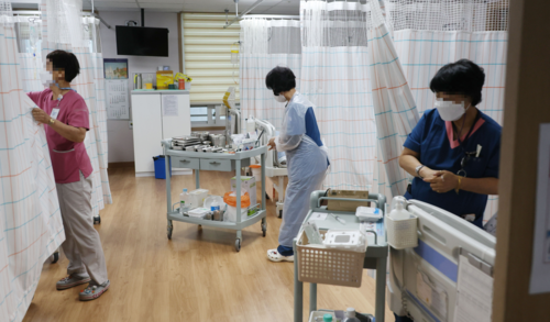 하루 간병비 12만원인데 보험금 20만원?…팔수록 손해나도 출혈경쟁