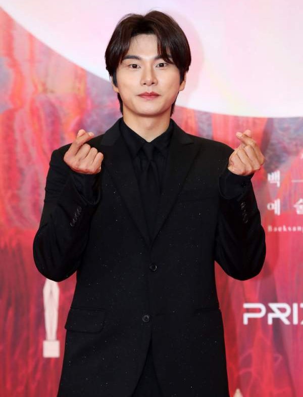 거짓 <b>이이경</b> 폭로 여성, 2차 폭로 예고? ('<b>놀면 뭐하니</b>' <b>하차</b>까... 
