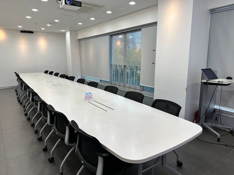  서울역 근처(초근접) 20명 회의실, 서울역 삼경교육센터 3층 20인 회의전용실