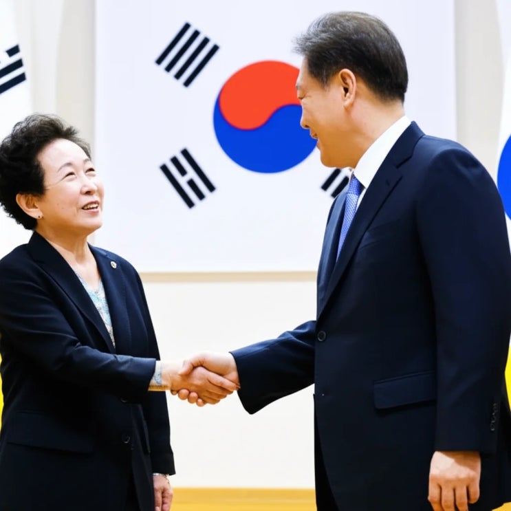이재명 <b>대통령</b>, 민가협 초청 오찬… "민주주의 발전 헌신 기리다"