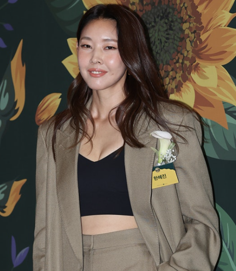  ️ 86만 채널 해킹당한 한혜진, 단 4일 만에 복구…바로 ‘옷장털기’ 업로드한 이유!