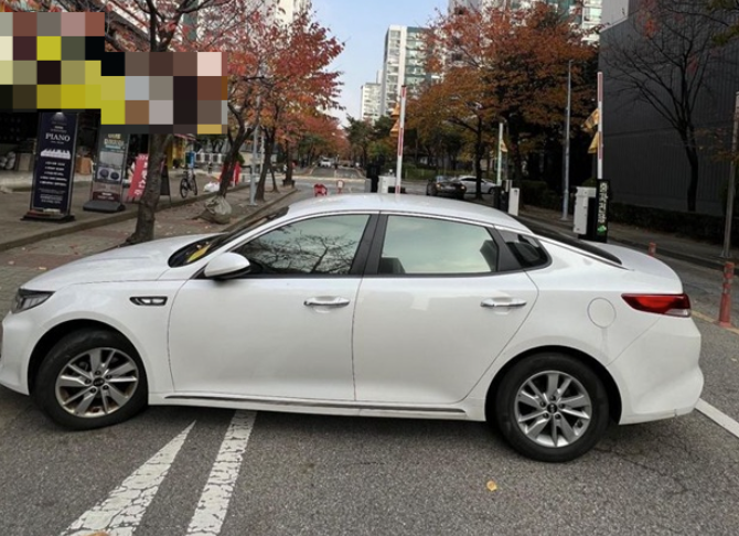   아파트 입구 점령한 차량, 주차 딱지 보복이 부른 난리