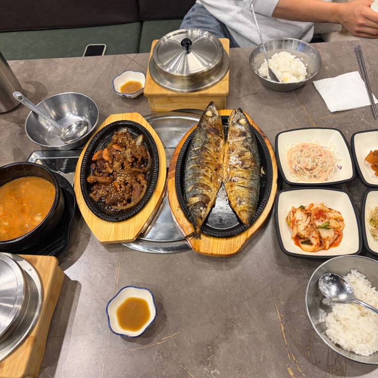  성수동 맛집 / 소주&맥주 2,000 원에 판매하는 고기&생선구이 전문점 [ 뚝섬도락 ]