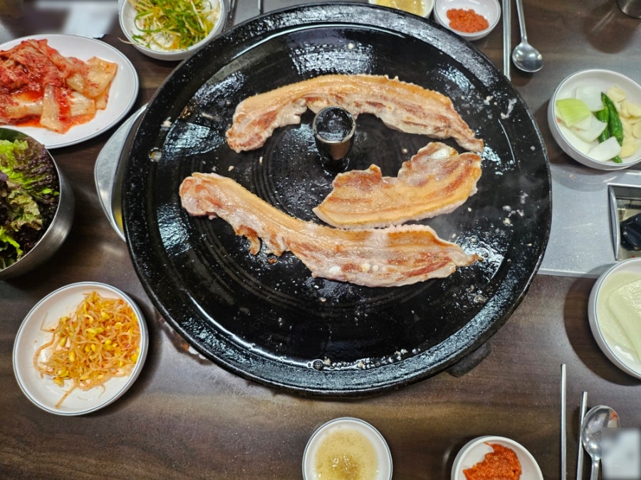 장생솥뚜껑삼겹살 불로본점 사진 3