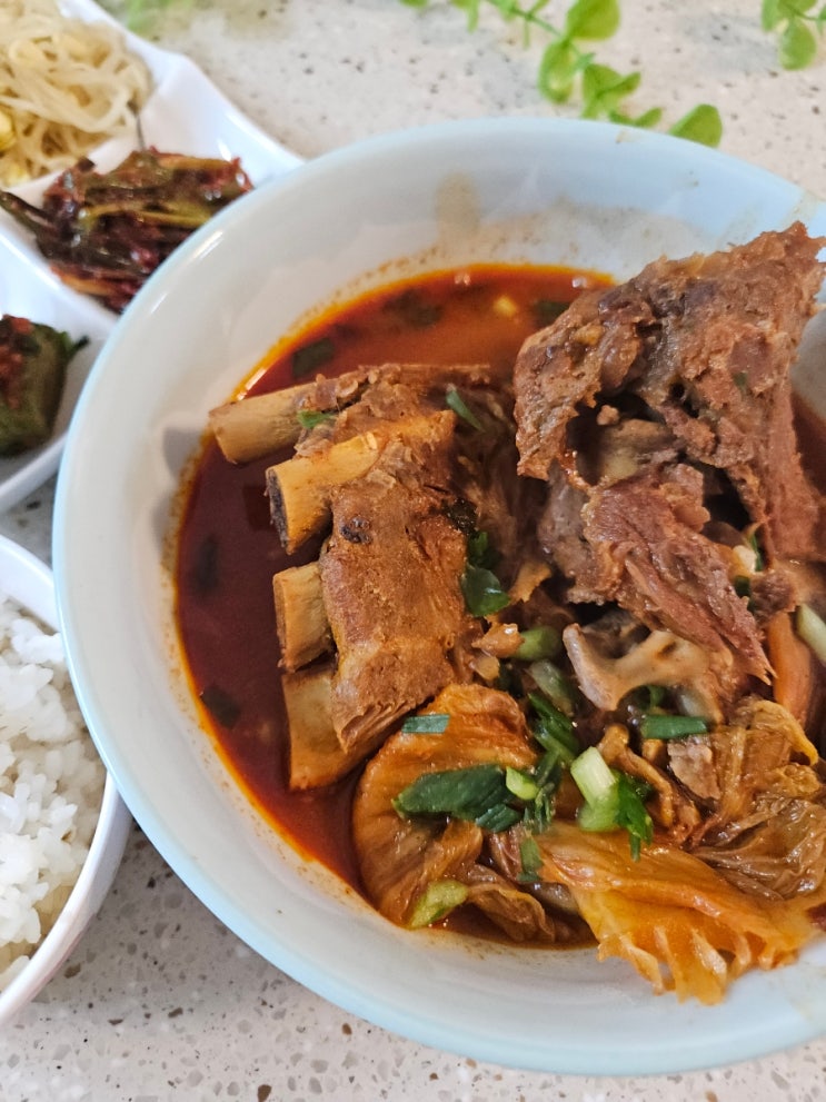 집에서도 푸짐하게 즐기는 청년감자탕 밀키트, 3kg