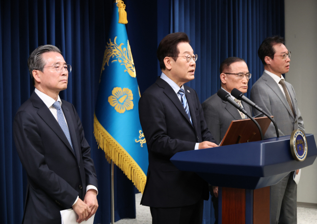  한미 핵잠수함 건조 추진에 뜻 모았다