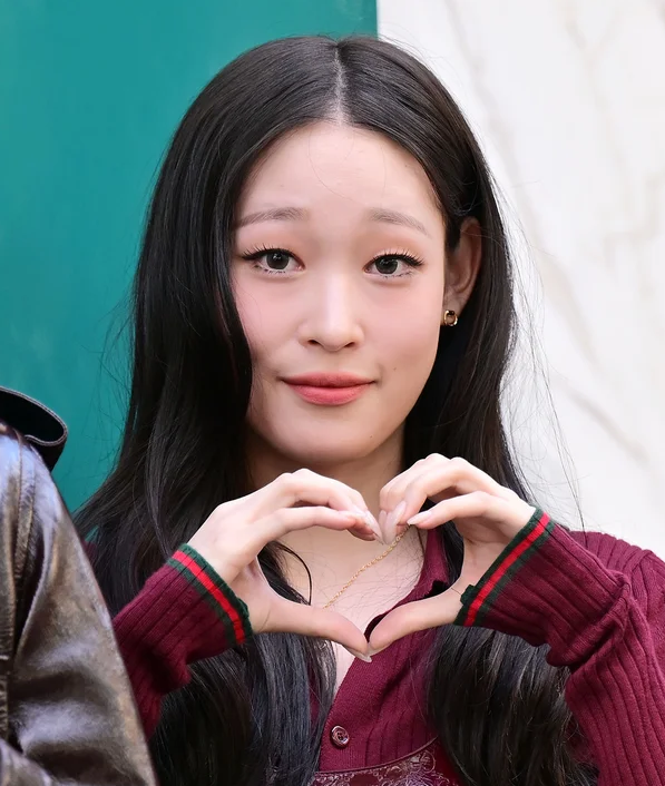 똑같았다 신세계 회장 딸 아이돌 데뷔에 팔불출 <b>애니 맘</b> 선언 화제