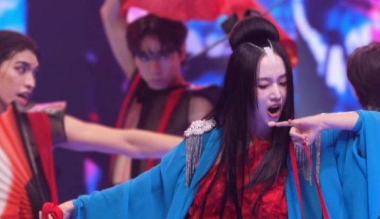  이정현, 왜 10년 만의 무대가 모두를 울렸을까?
