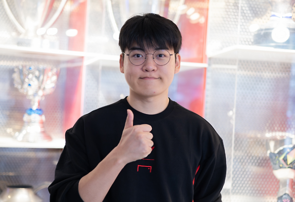 구마유시 이민형 아버지 이상곤 목사 형 이신형 이진형 누나 이하은 이하명 이하영 동생 이....