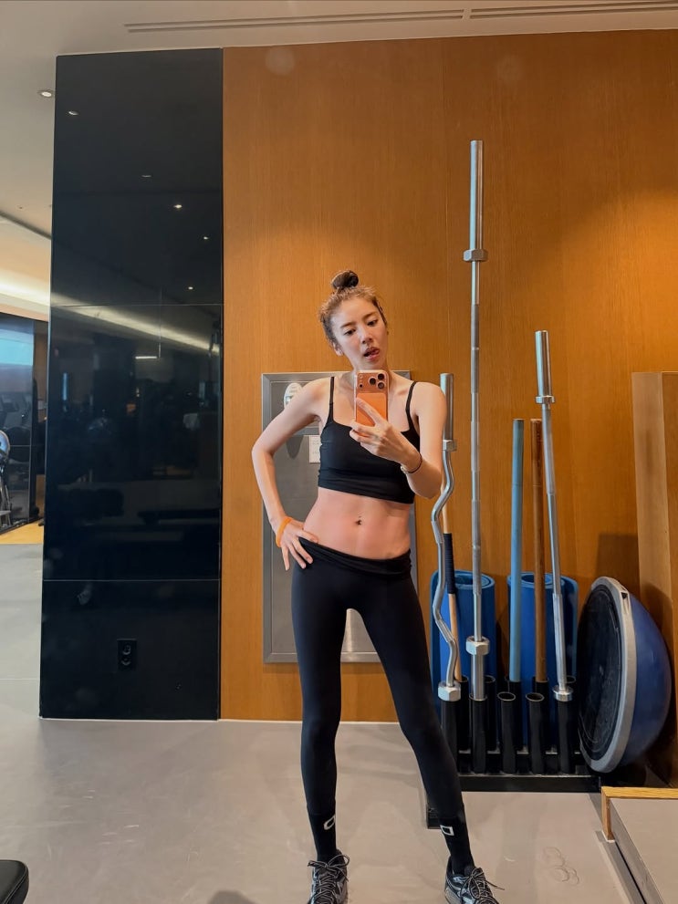 <b>손담비</b> 20kg 감량 <b>복근</b>, 운동 전도사 완벽한 <b>몸매</b>