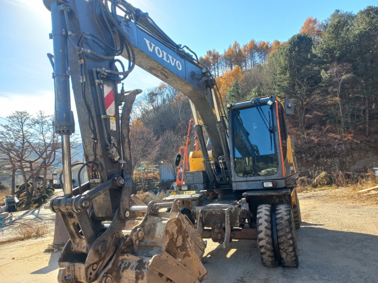  볼보 EW140E 2019년식 8200만원 판매합니다.
