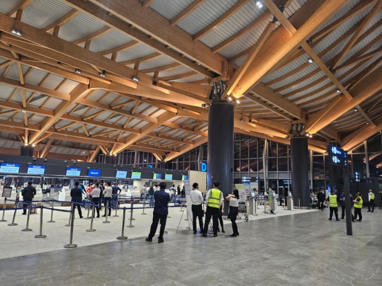  클락 공항 흡연실 위치 흡연가능하나 돈내야 됨.