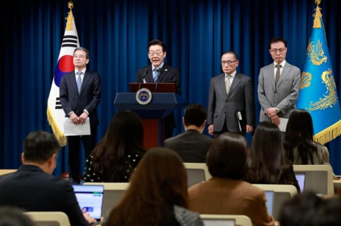 <b>한미</b> 정상회담 <b>팩트시트</b> 총정리: 한국 핵잠수함 승인, 관세 15... 