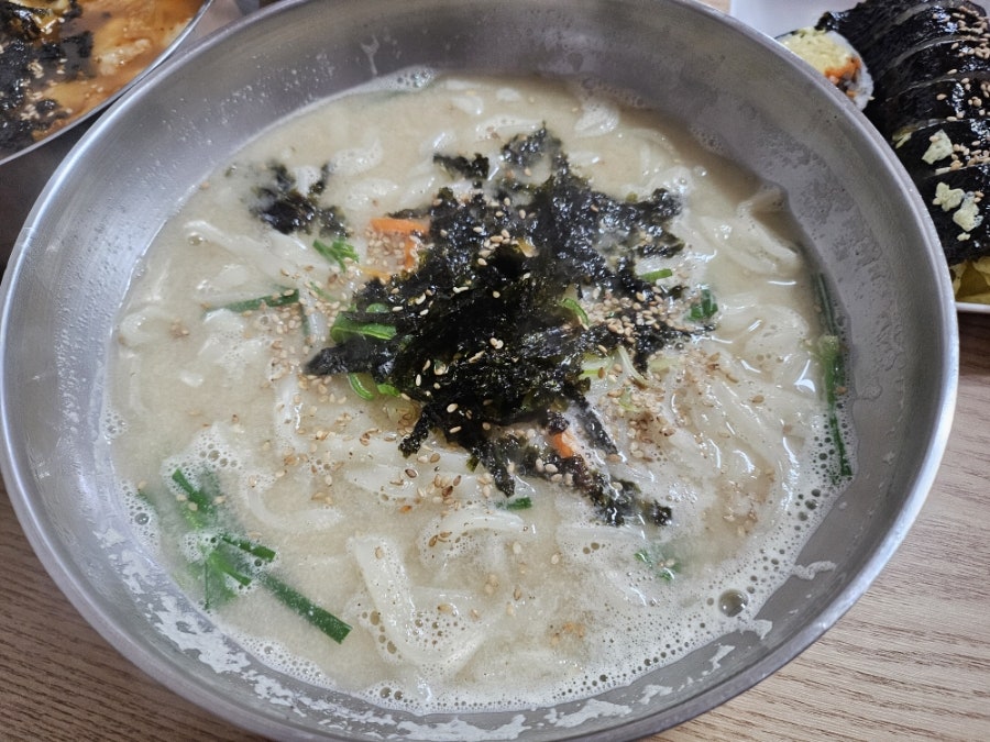 시골보리밥국수 사진 4