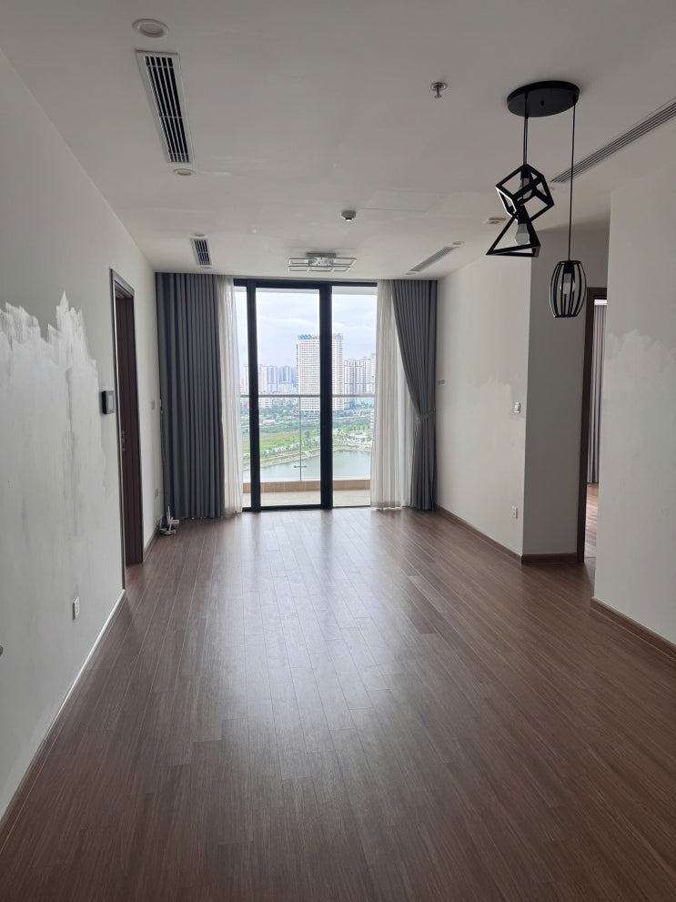  하노이 스카이레이크 S3 방3개 노옵션 호수전망 3500만동VINHOMES SKYLAKE 좋은 아파트 임대 알려드립니다