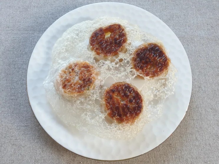 김치만두 요리, 바삭하고 고소하게 김치 손만두 구이