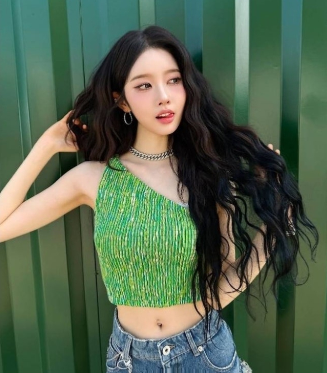   마카오를 사로잡은 시은의 ‘여신 웨이브’… 독보적 분위기 제대로 터졌다