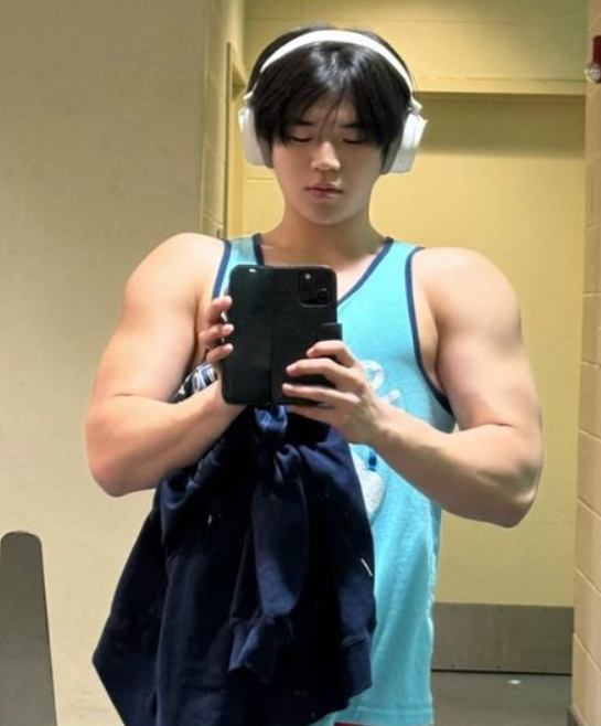   윤후, 벌크업 근황에 모두 깜짝… “아빠보다 어깨 넓어졌다?”