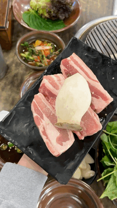 열무밭에돈 본점 수성못삼겹살 부드럽게 숙성된 삼겹살과 건강한 열무국수 한 끼