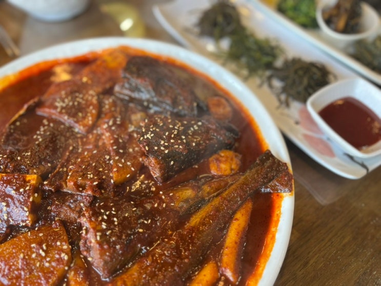  유성구 죽동 숨은 보석 미올린 최고의 맛 건강 샐러드·나물이 곁들여진 미올린정식 코다리조림 누구나 좋아할 건강밥상