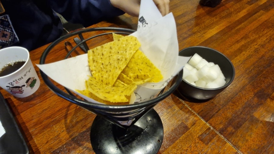 교촌치킨 율량점 사진 6